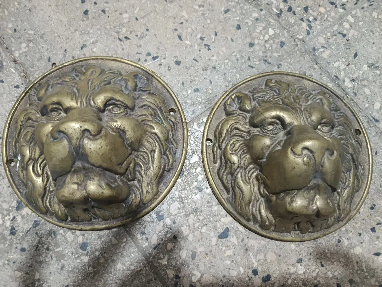 سر در برنجی برجسته قدیمی|کلکسیون اشیاء عتیقه|خرمدره, |دیوار