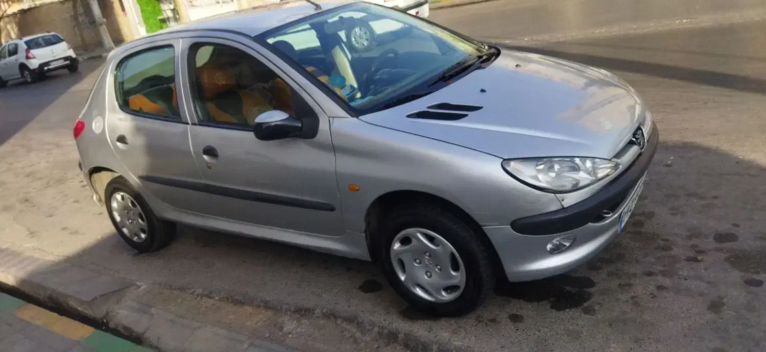 پژو ۲۰۶ مدل ۸۴ نقره ای تمیز|خودرو سواری و وانت|مشهد, هفت تیر (نه دره)|دیوار