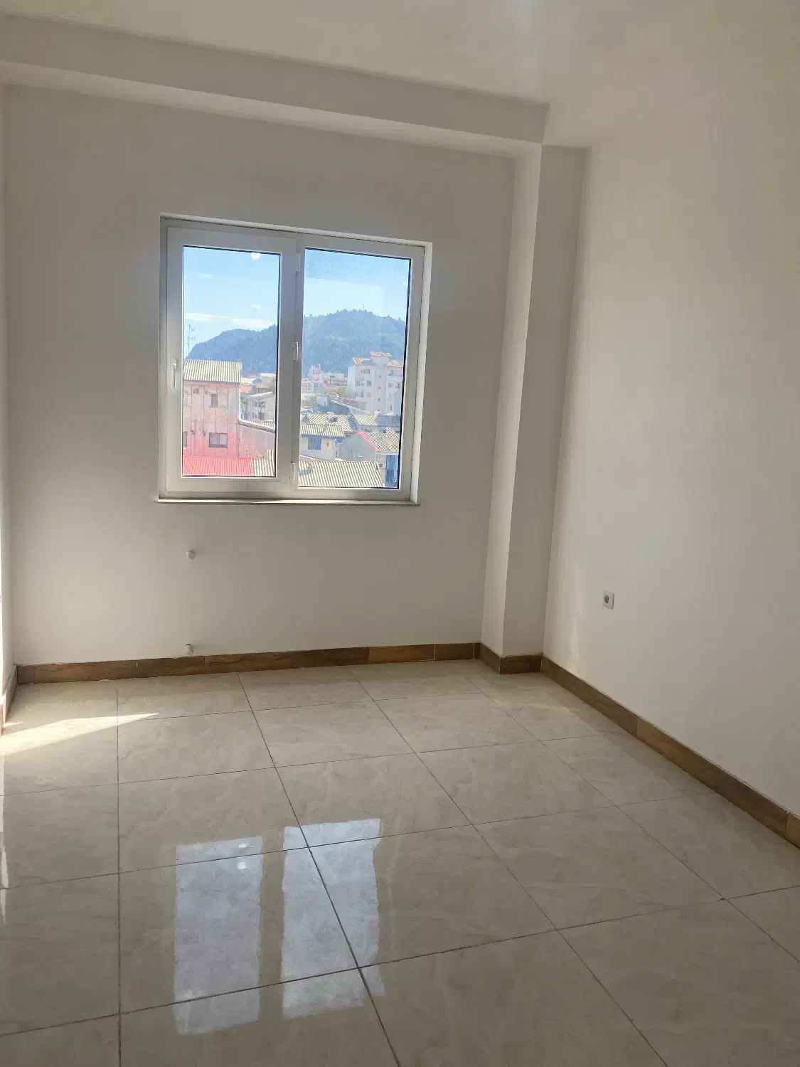 فروش آپارتمان ۱۱۲ متری در بر اصلی دانش|فروش آپارتمان|لاهیجان, امیرشهید|دیوار