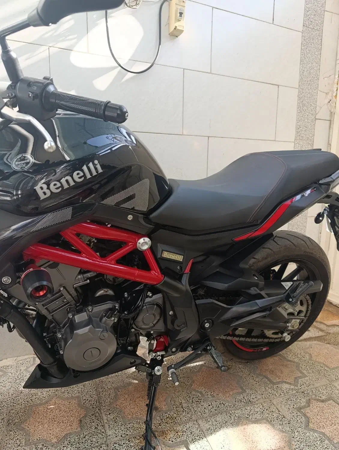 بنلی 300درحدصفرکم کارمدل 1400|موتورسیکلت|برخوار, |دیوار