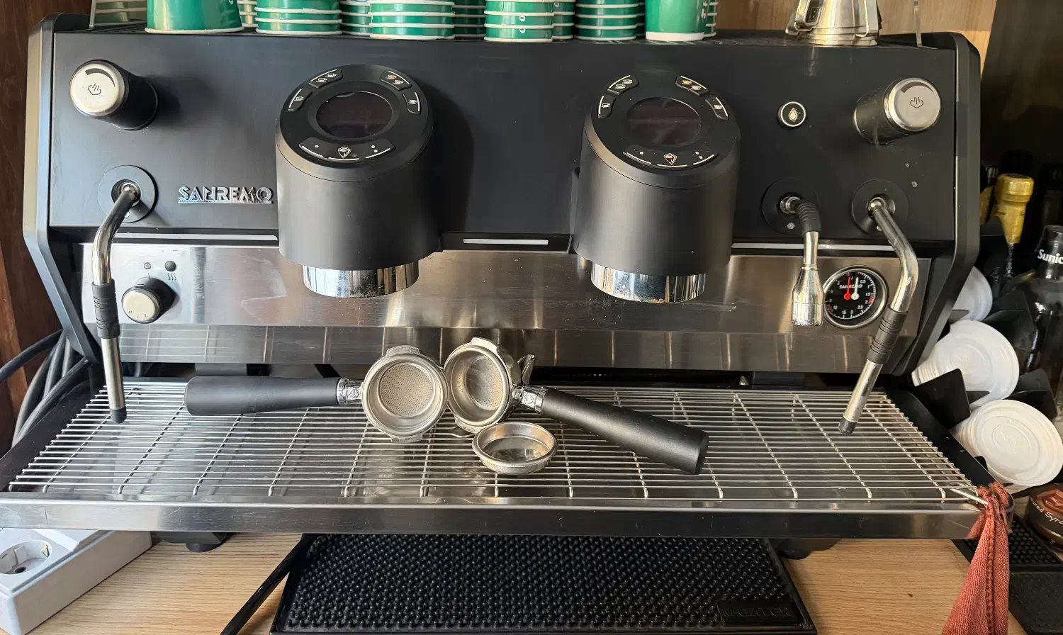 دستگاه اسپرسو سندرمو d8 در حد نو|کافی‌شاپ و رستوران|تهران, نیاوران|دیوار