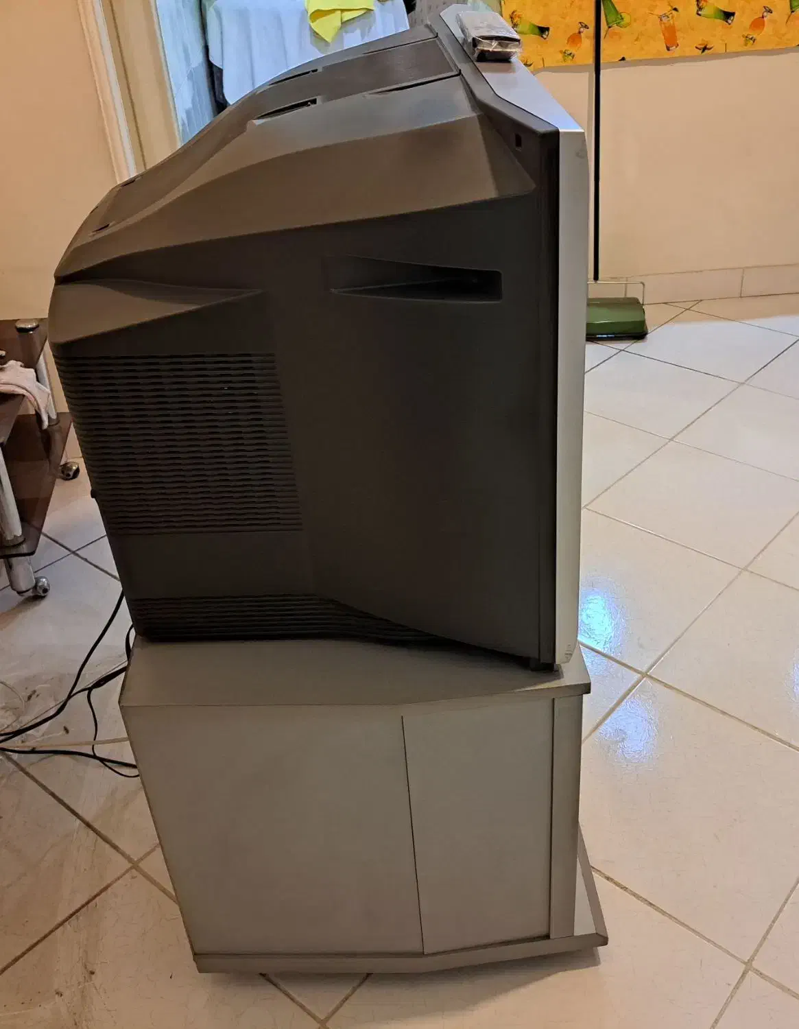 تلویزیون پاناسونیک ومیززیرتلویزیونی کاملاتمیزوسالم|تلویزیون و پروژکتور|تهران, سنائی|دیوار