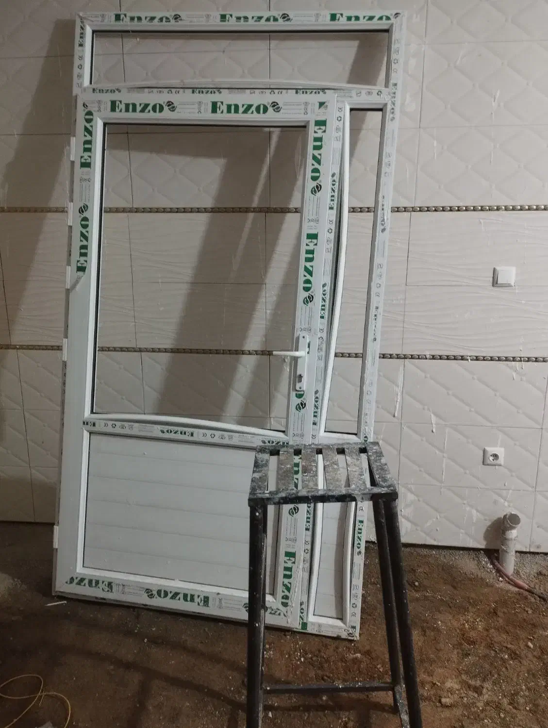 درب پنجره|مصالح و تجهیزات ساختمان|چهارباغ, |دیوار