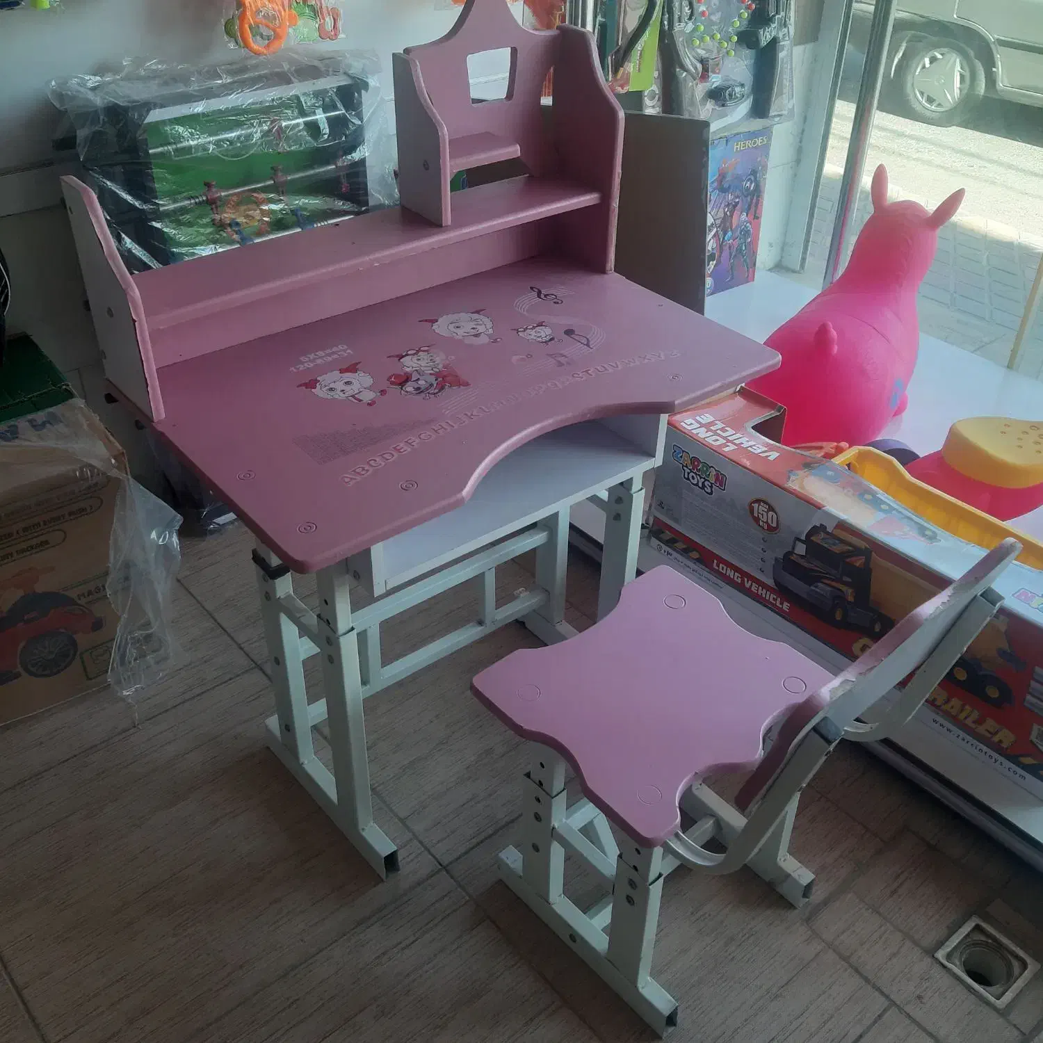 میز و صندلی کودک|اسباب و اثاث بچه|لنجان, |دیوار