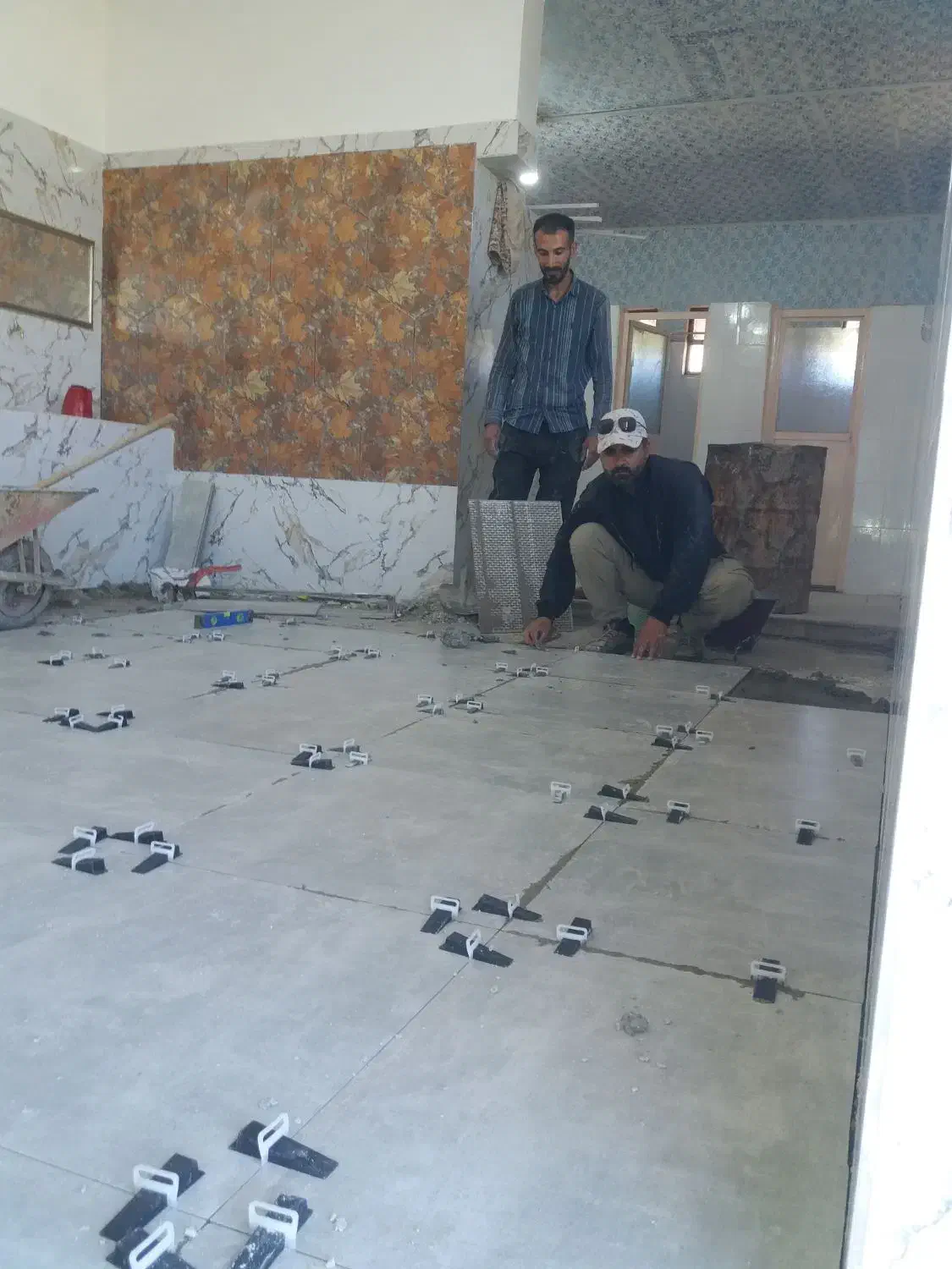 نصاب کاشی وسط کابینت حرفه ای|خدمات پیشه و مهارت|خرمآباد, |دیوار