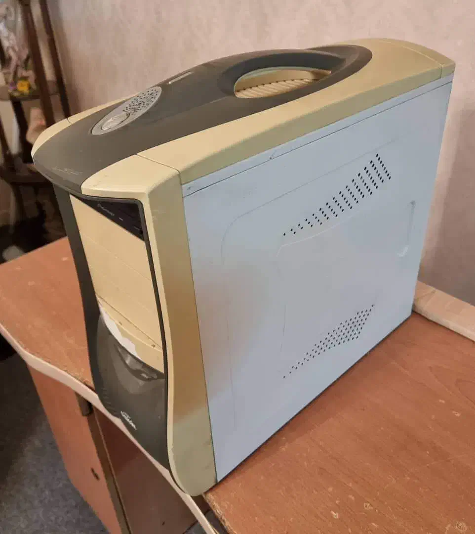 کیس کامپیوتر|رایانه رومیزی|اهواز, کوروش|دیوار