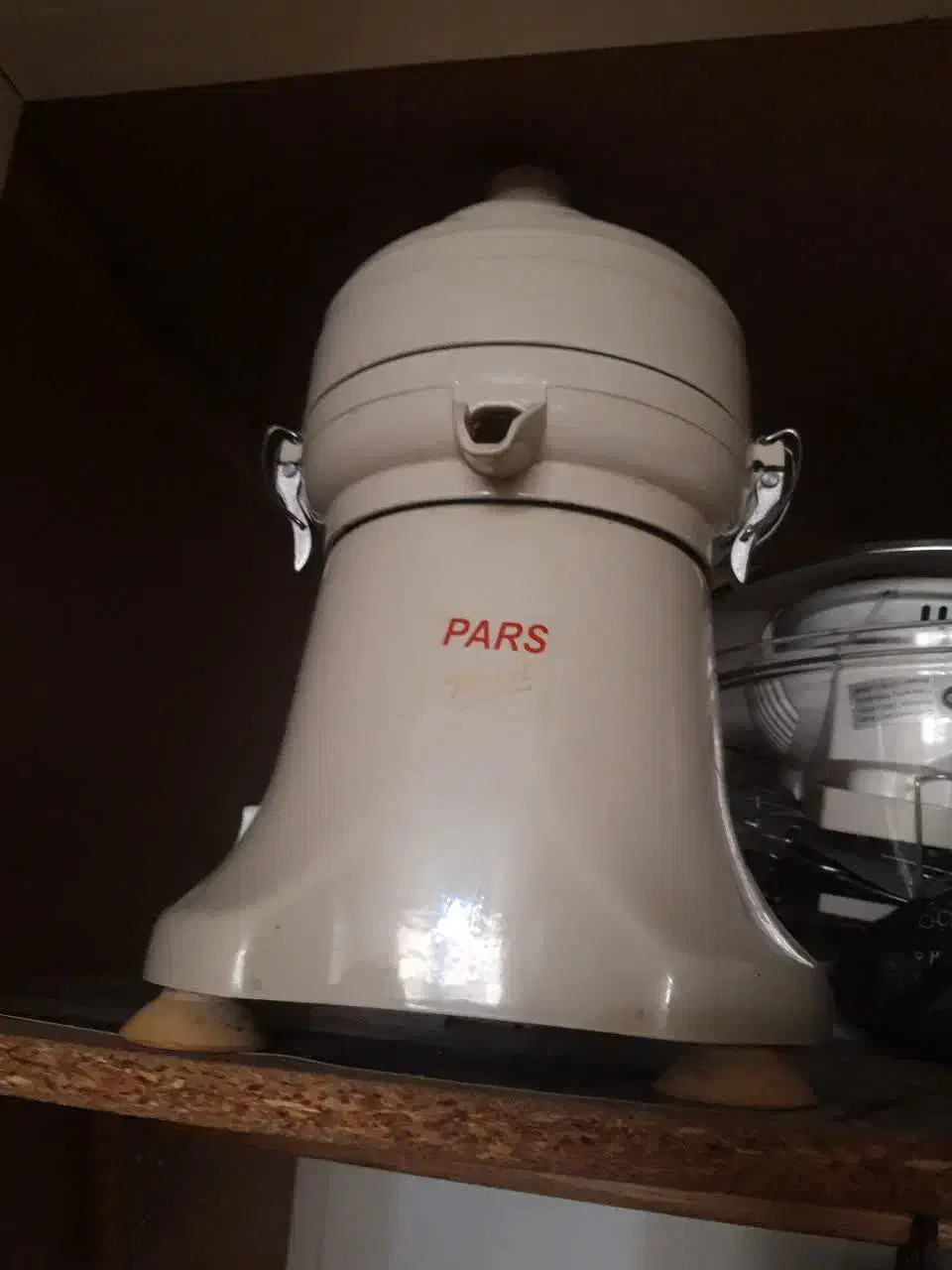 آبمیوه گیری چودن تمیز با سرخ کن دلونگی|آبمیوهگیر و آبمرکباتگیر|قم, دروازه چوبی|دیوار