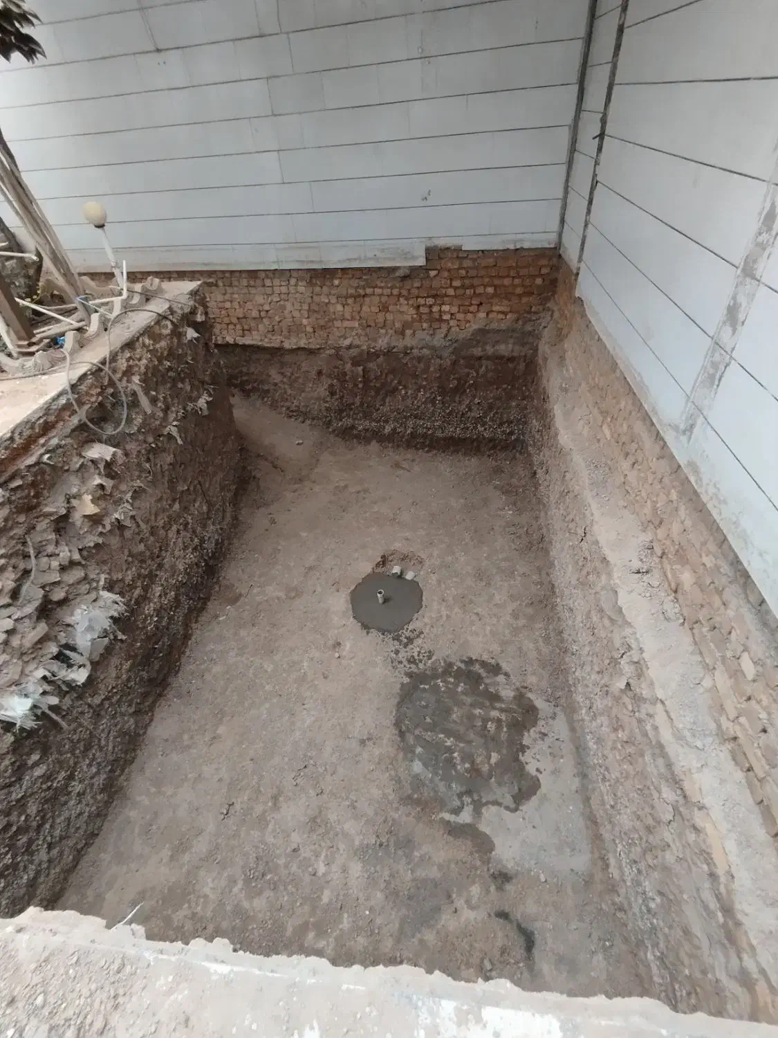 چاه کن مقنی|خدمات پیشه و مهارت|اصفهان, برازنده|دیوار