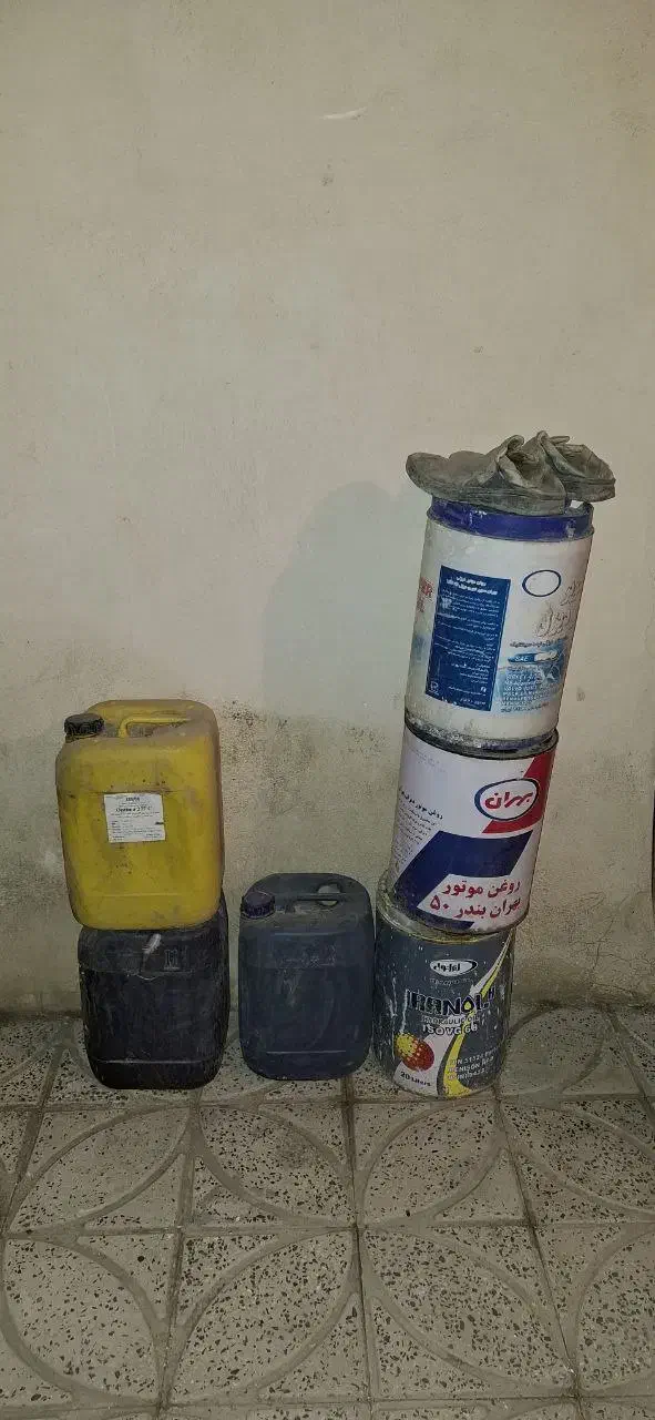 گالن  جنس محکم|ظروف نگهدارنده، پلاستیکی، یک‌بارمصرف|سنندج, |دیوار