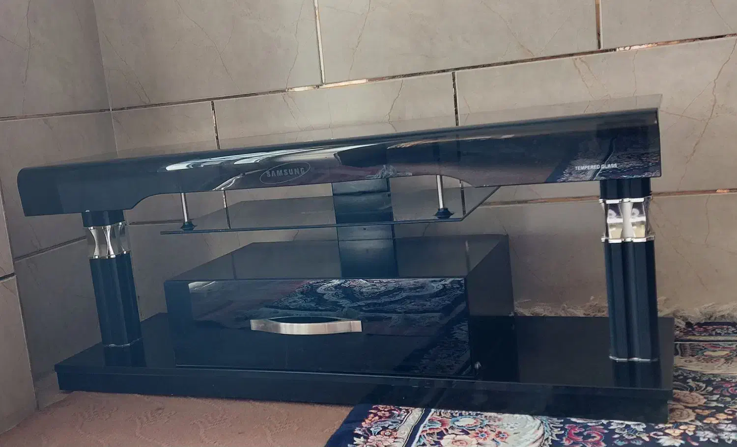 زیر تلویزیون شیشه ای در حد نو|میز تلویزیون|شیراز, شهرک مهدیآباد|دیوار