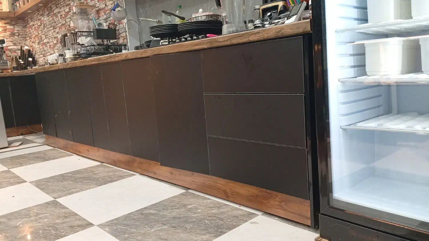 کابینت های گلاس مشکی مات|مصالح و تجهیزات ساختمان|جم, |دیوار