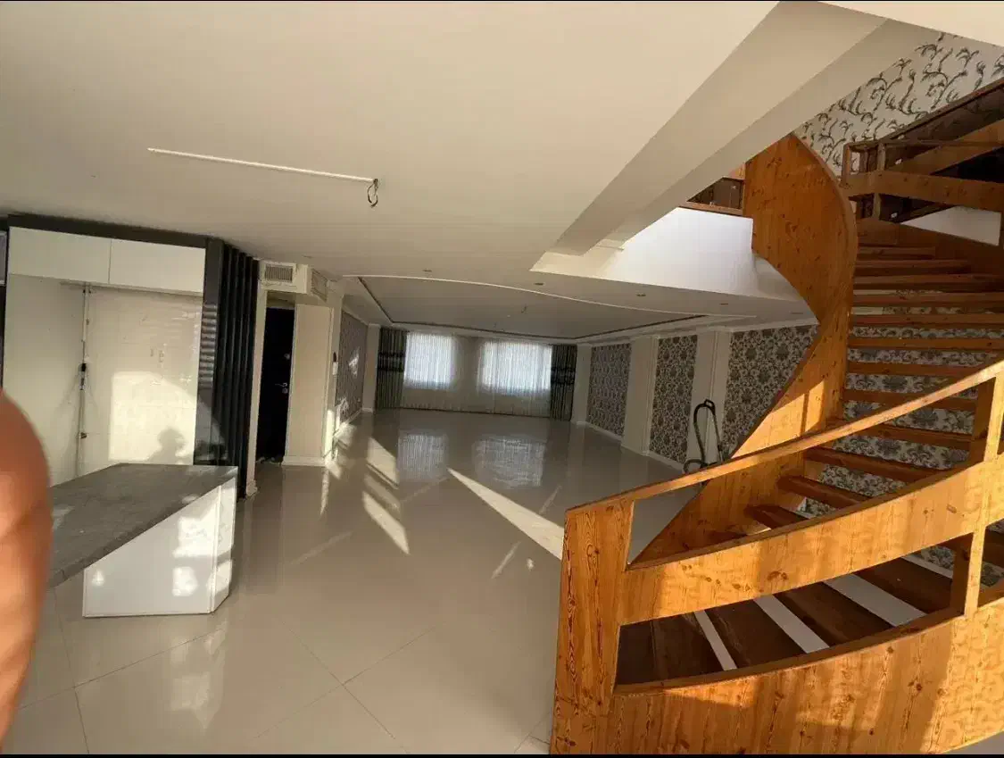 لوکس‌نشینی با امضا*۲۴۰متر*دوبلکس*ستارخان|اجارهٔ آپارتمان|اراک, |دیوار