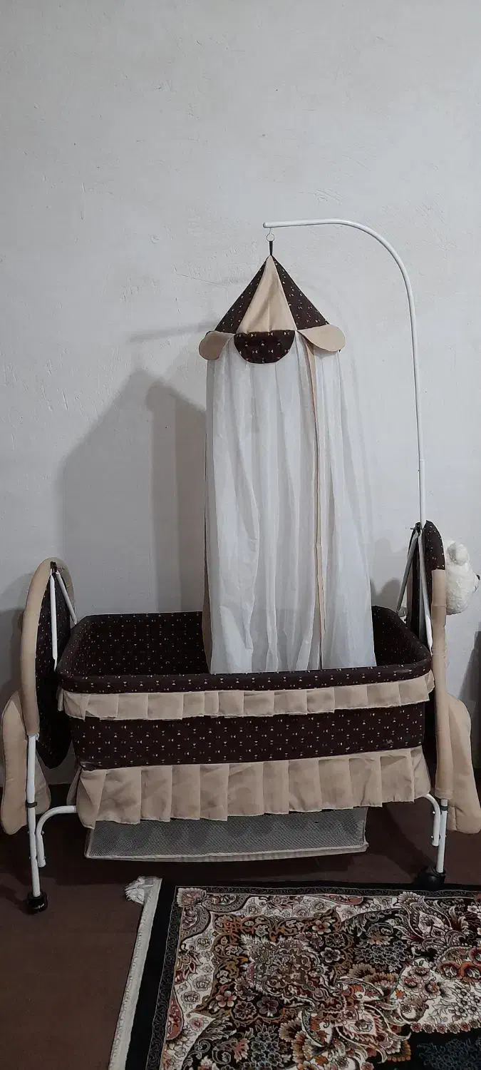 گهواره|تخت و صندلی بچه|بیجار, |دیوار