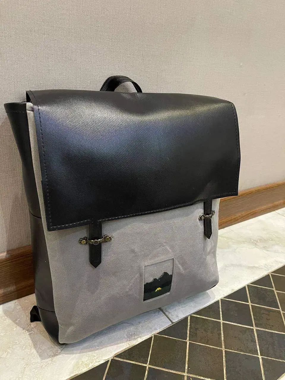 دو عدد کوله|کیف، کفش، کمربند|رشت, معلم|دیوار