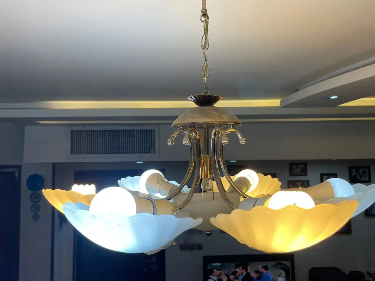 لوستر شش شاخه سه عدد به اضافه دوعدیوار کوب|لوستر و چراغ آویز|اصفهان, جوزدان الیادران|دیوار