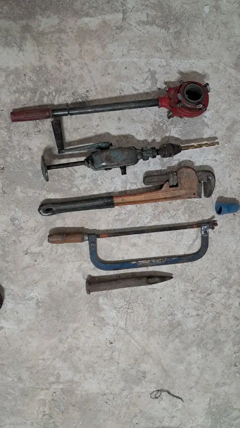 پنج عدد ابزار قدیمی یک جا میفروشم تکی نه|ابزارآلات|باسمنج, |دیوار
