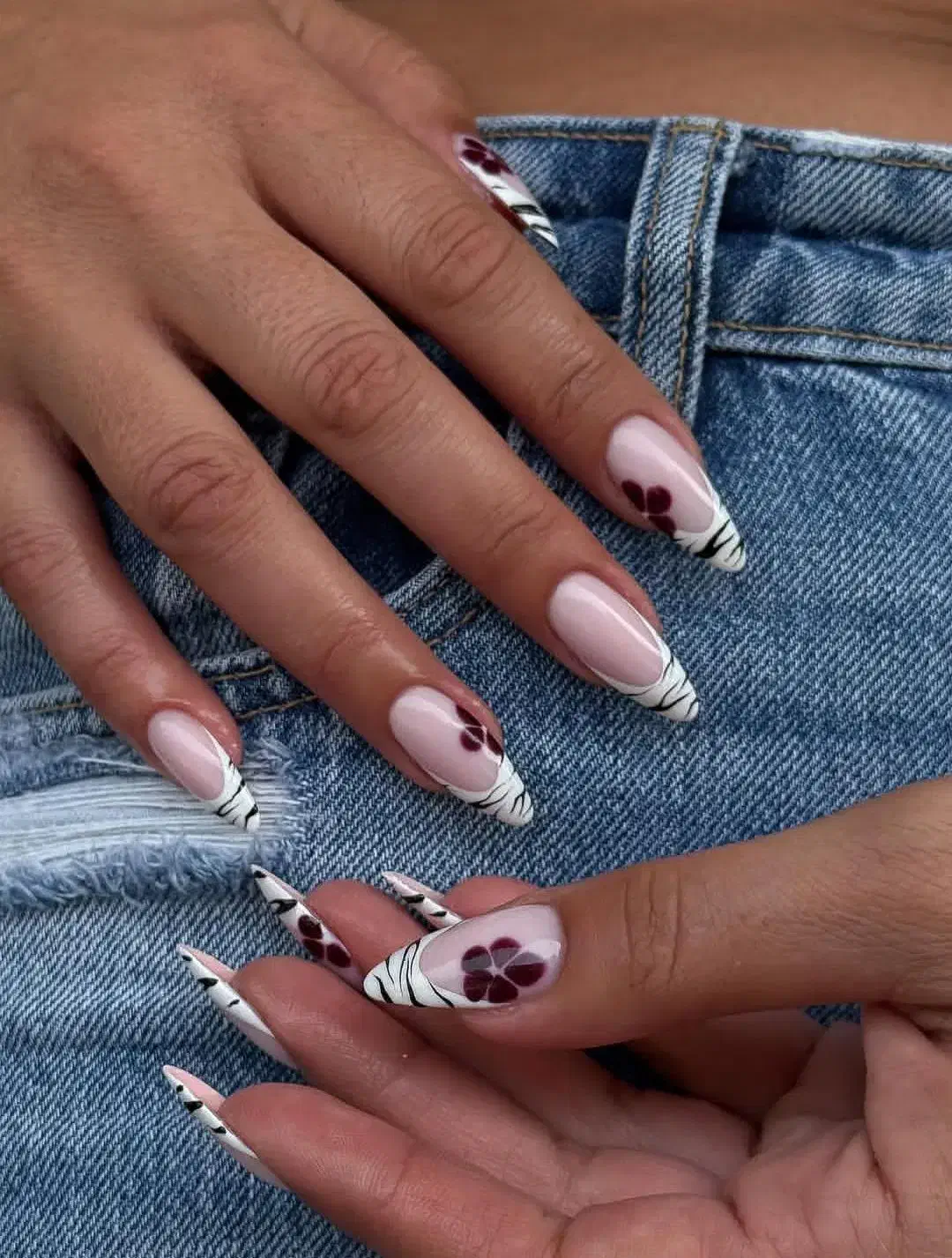 کاشت ناخن ۲۲۰|خدمات آرایشگری و زیبایی|نیشابور, امام خمینی|دیوار