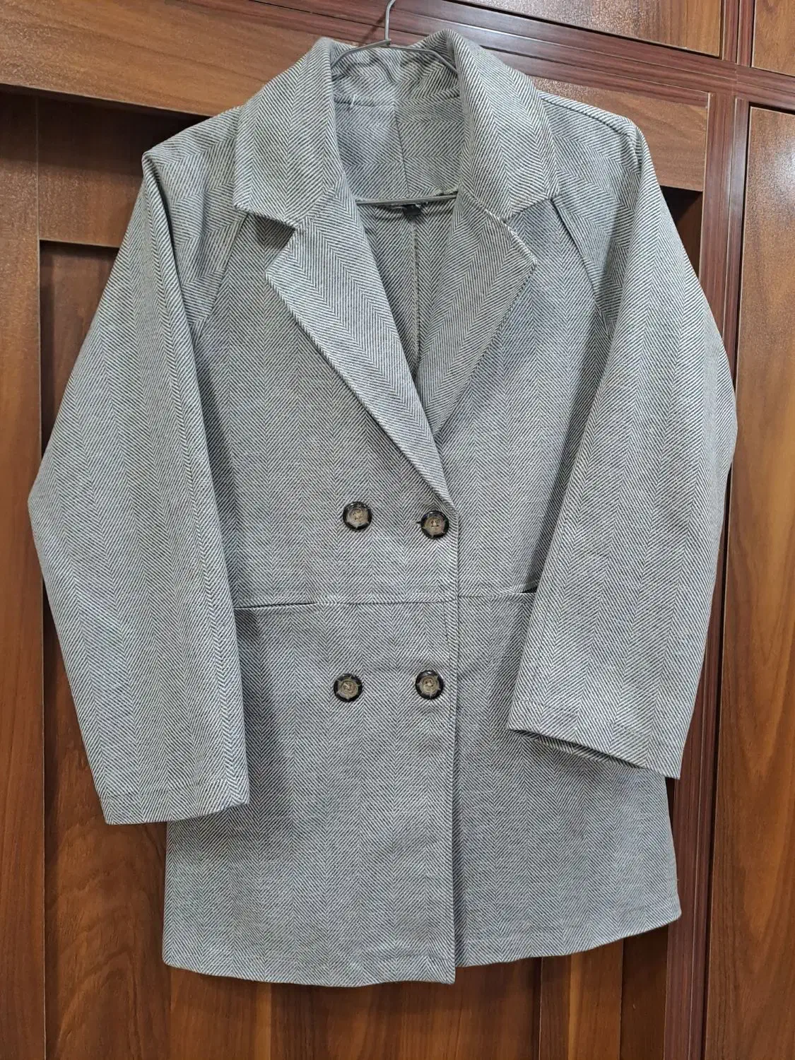 کت پاییزی|لباس|ری, صفاییه (چشمه علی)|دیوار