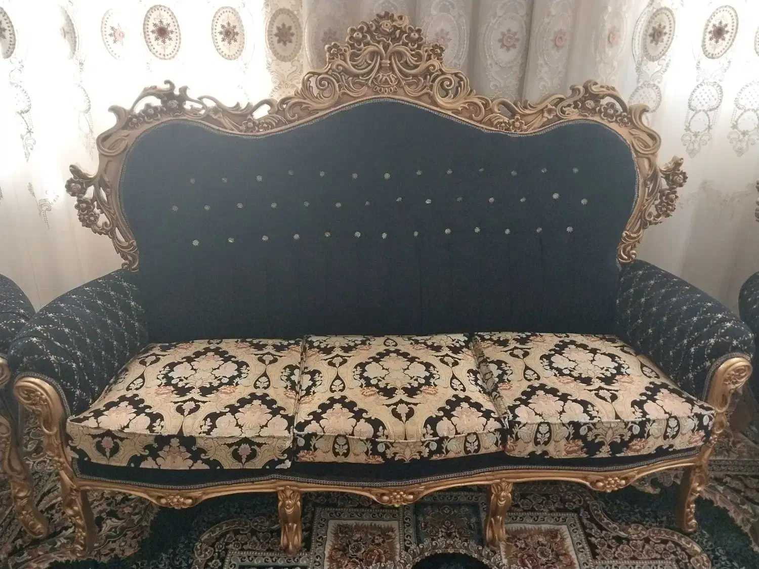 مبل سلطنتی با چوب راش تمیز در حد نو|مبلمان خانگی و میز عسلی|تهران, تختی|دیوار