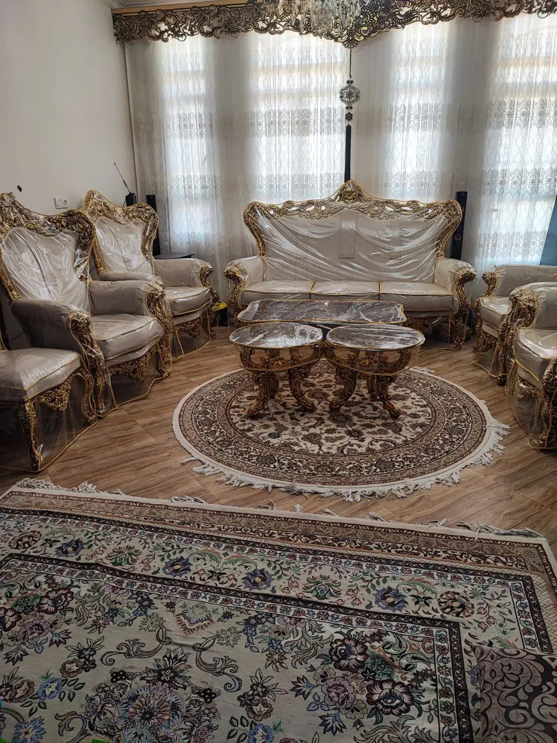 مبل سلطنتی  شیک|مبلمان خانگی و میز عسلی|قم, شهرک قدس|دیوار