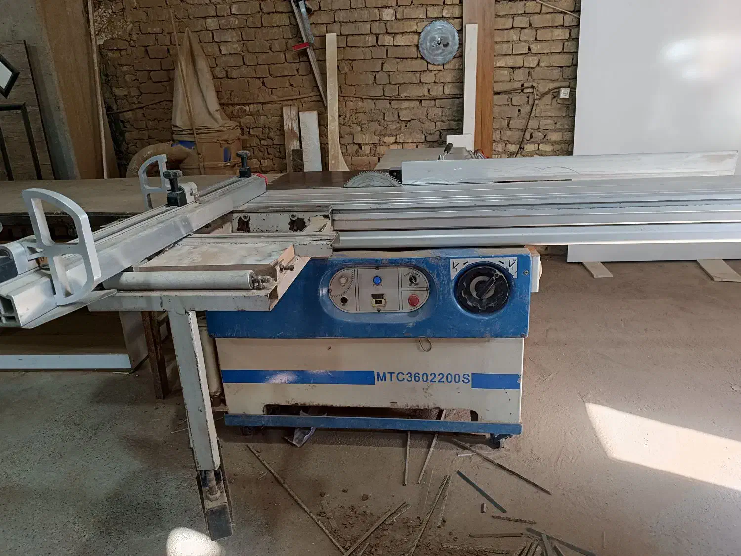 دورکن پنل بر 220مشکات|ماشین‌آلات صنعتی|اصفهان, سودان|دیوار