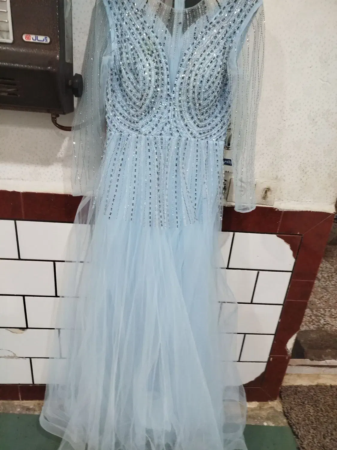 لباس مجلسی|لباس|شوش, |دیوار