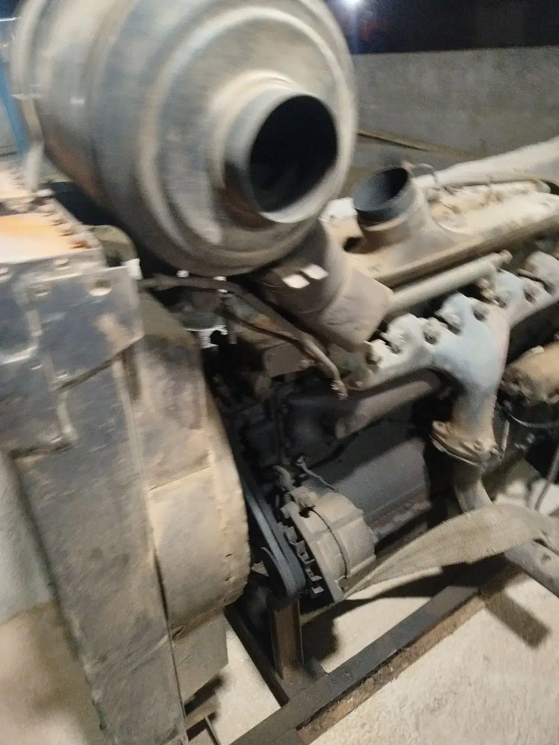 سلام موتور اتوبوس 302|ماشین‌آلات صنعتی|قم, شهرک سازمان آب|دیوار