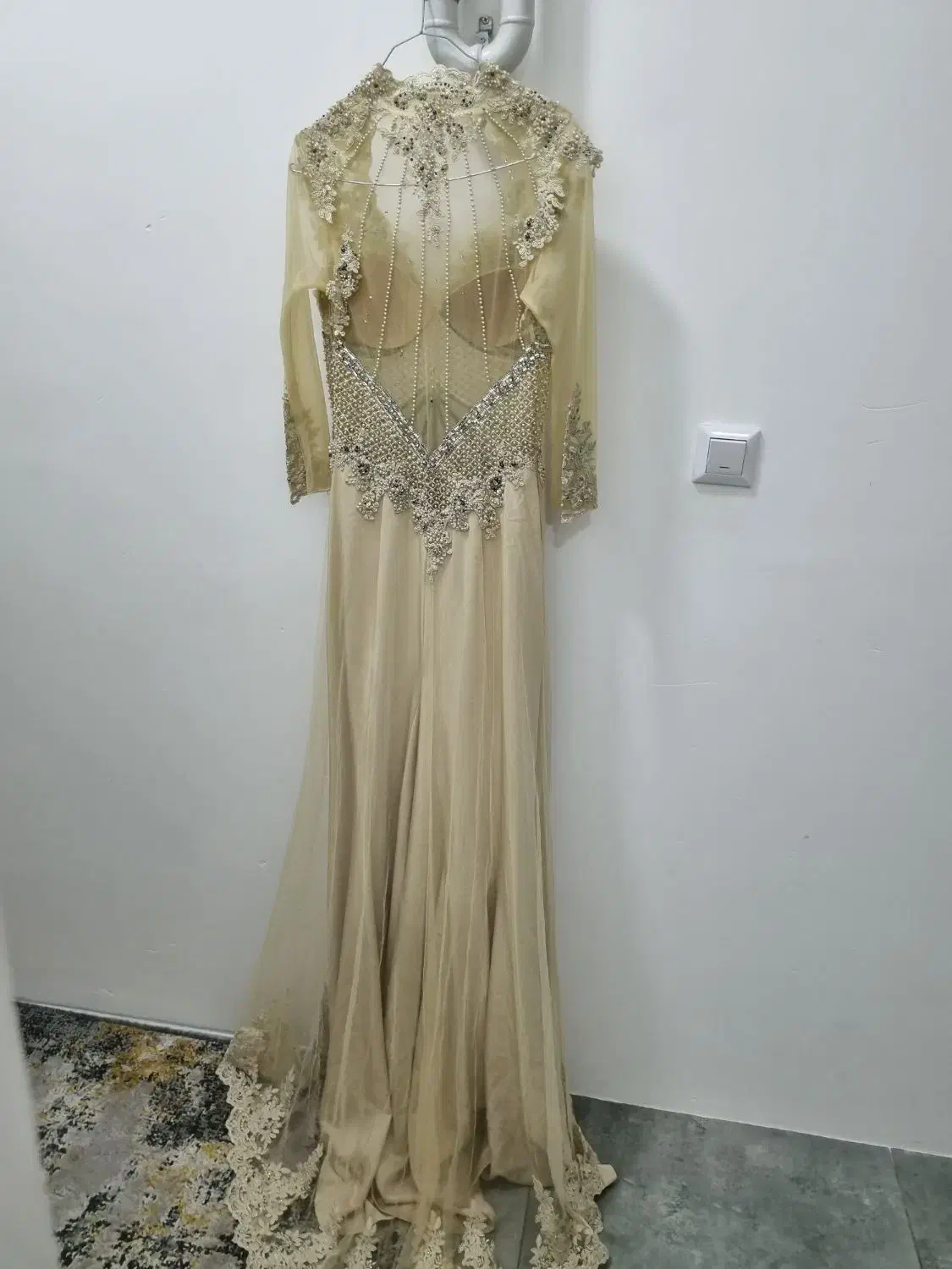 لباس مجلسی|لباس|علی‌آباد کتول, |دیوار
