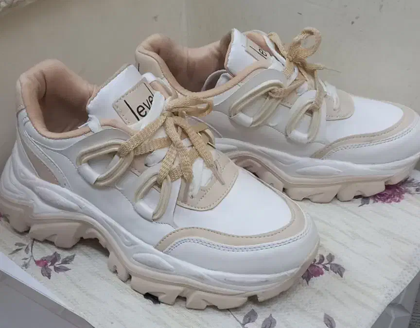 کتانی اسپرت|کیف، کفش، کمربند|تهران, سبلان (لشگر)|دیوار