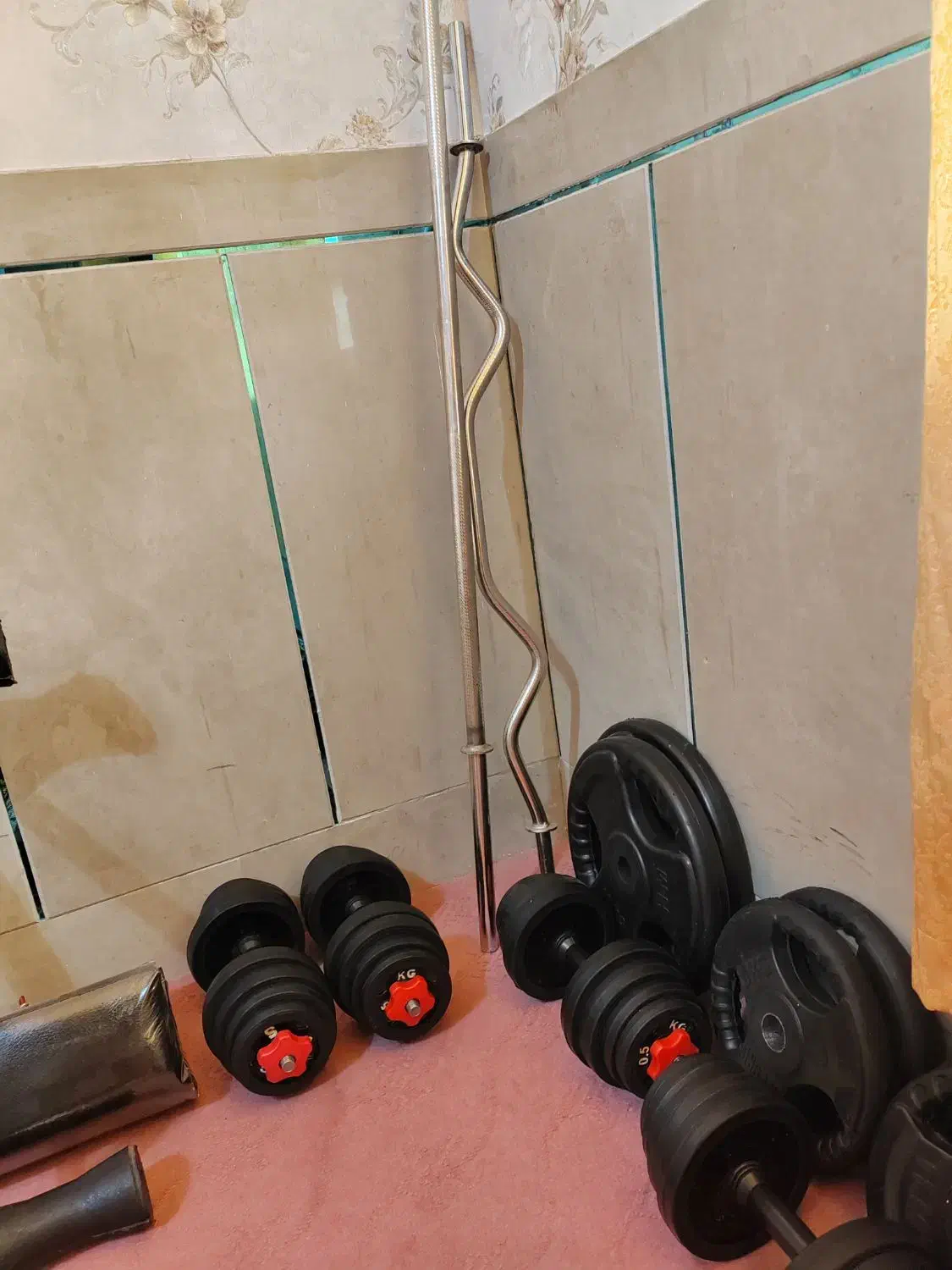 میز پرس و ادوات بدنسازی و دمبل و هالتر|تجهیزات ورزشی|تیران, |دیوار