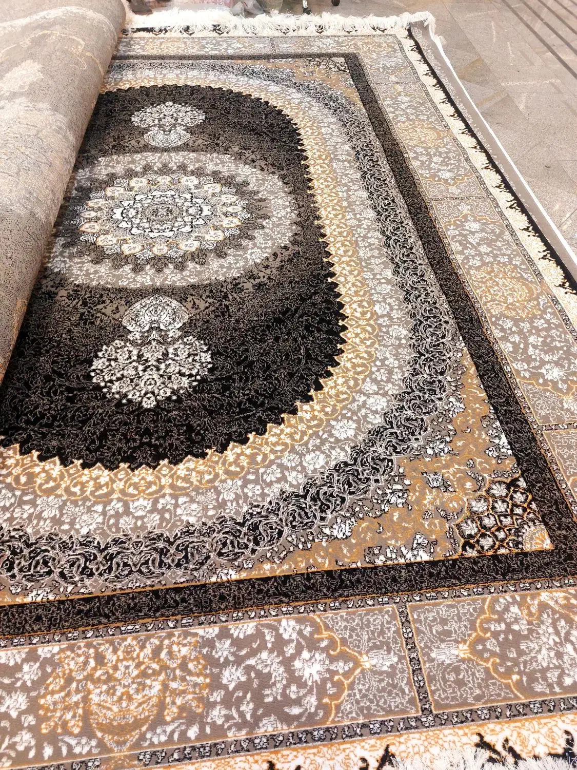 فرش۱۲متری ارغوان طرح۷۰۰شانه محدود ۵/۵۰۰ ت|فرش|مشهد, طلاب|دیوار