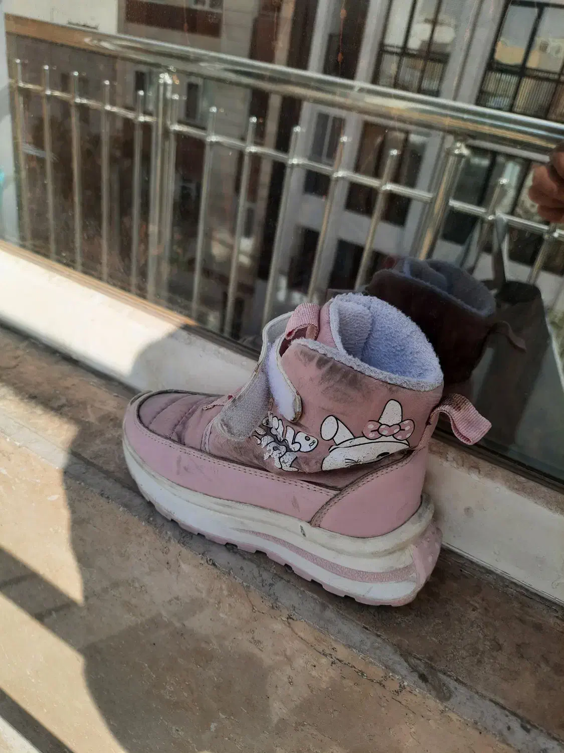 بوت اسپرت دخترانه در حد نو|کفش و لباس بچه|تهران, آهنگ|دیوار