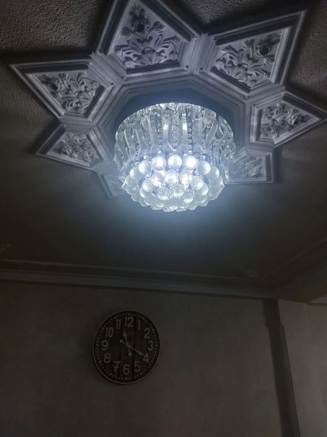 دو عدد لوستر سالم|لوستر و چراغ آویز|رشت, استقامت ۱|دیوار