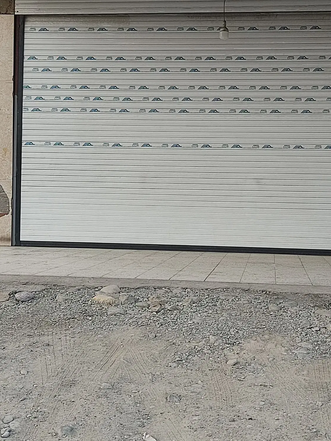 فروش سه دهنه مغازه ودوواحدخانه ویک زمین مسکونی|فروش آپارتمان|میناب, |دیوار