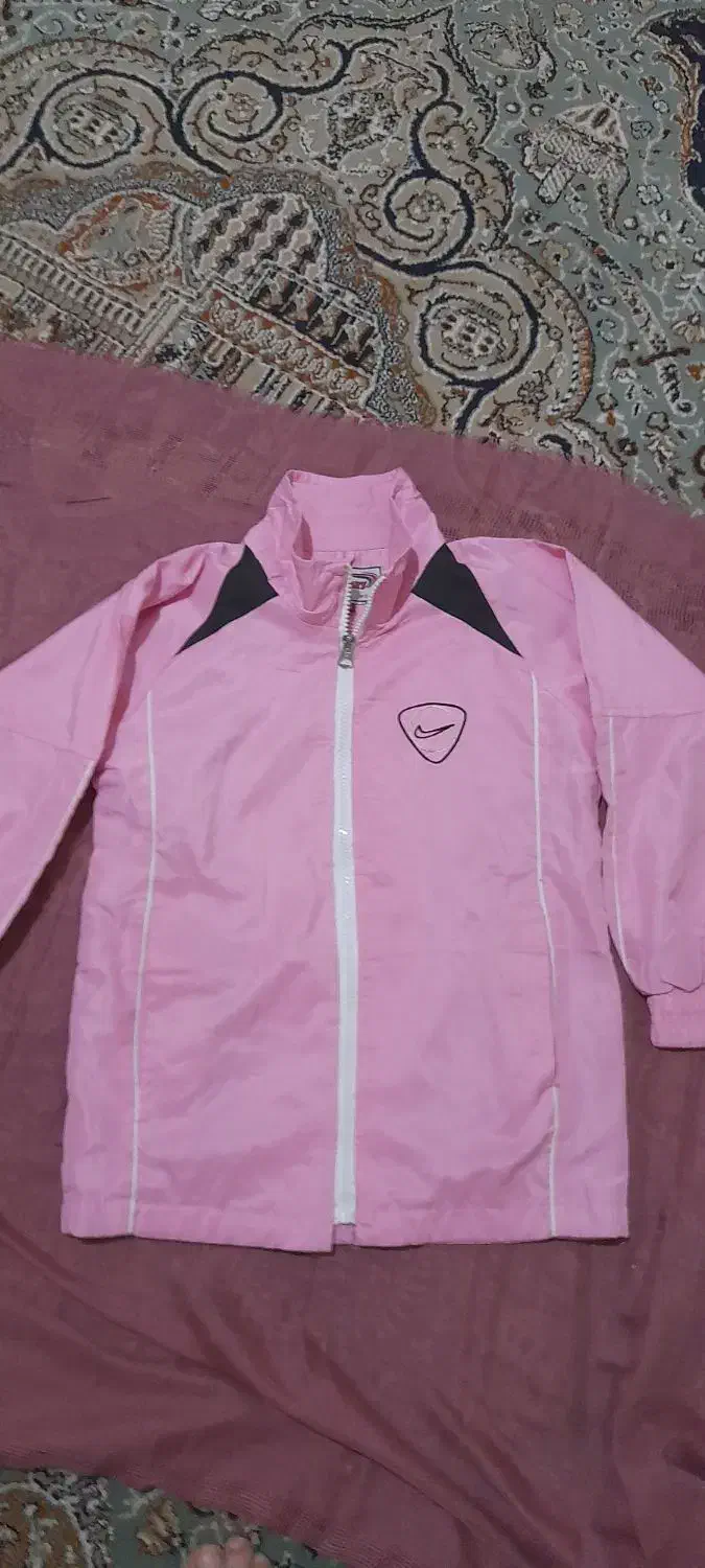 تعدادی لباس مردانه|لباس|شاهینشهر, عطار|دیوار