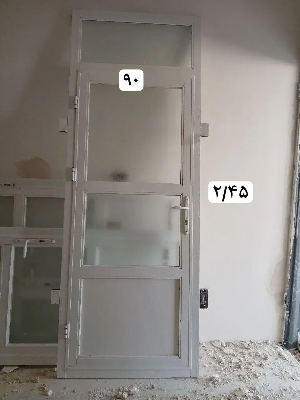 دو درب اتاق خواب و یه درب وردی و پنجره(الومینیوم )|مصالح و تجهیزات ساختمان|اراک, |دیوار