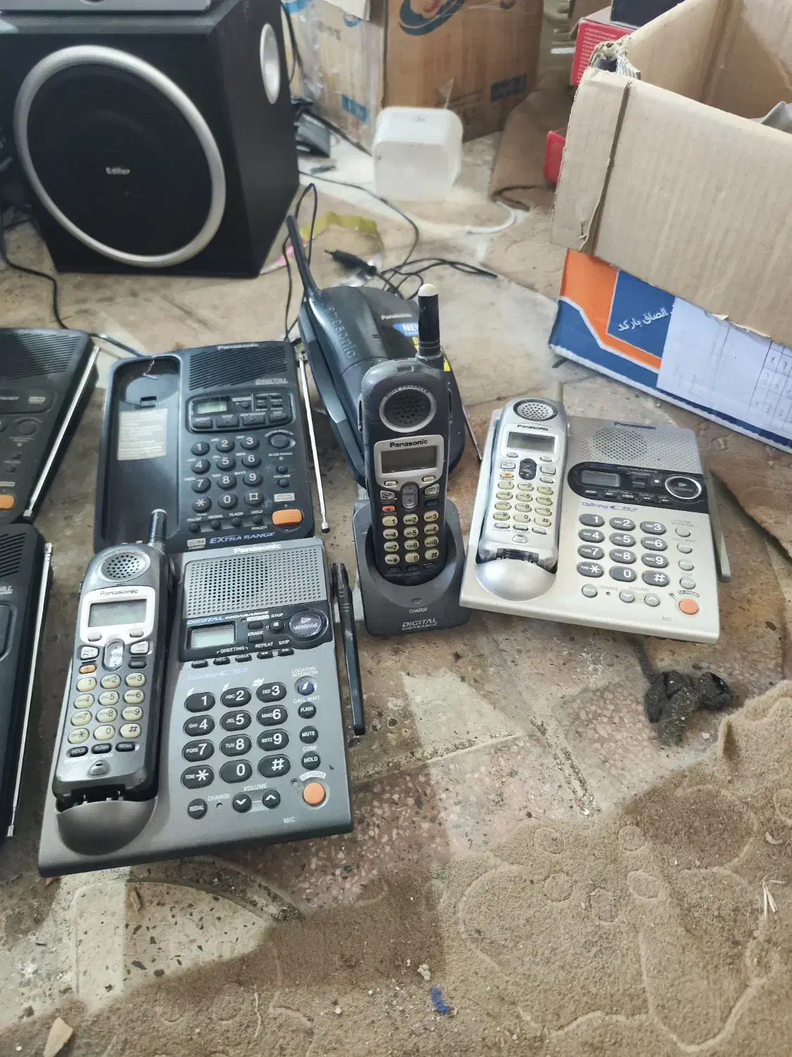 تلفن پاناسونیک ۴ خط و تک خط|تلفن رومیزی|شیراز, باجگاه|دیوار