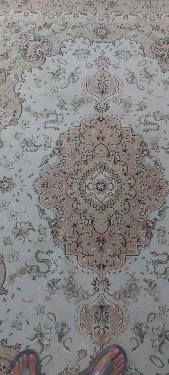 سلام فرش  4متری و نمدگرد بزرگ  میز اتو   لباسشویی|فرش|کرمان, |دیوار