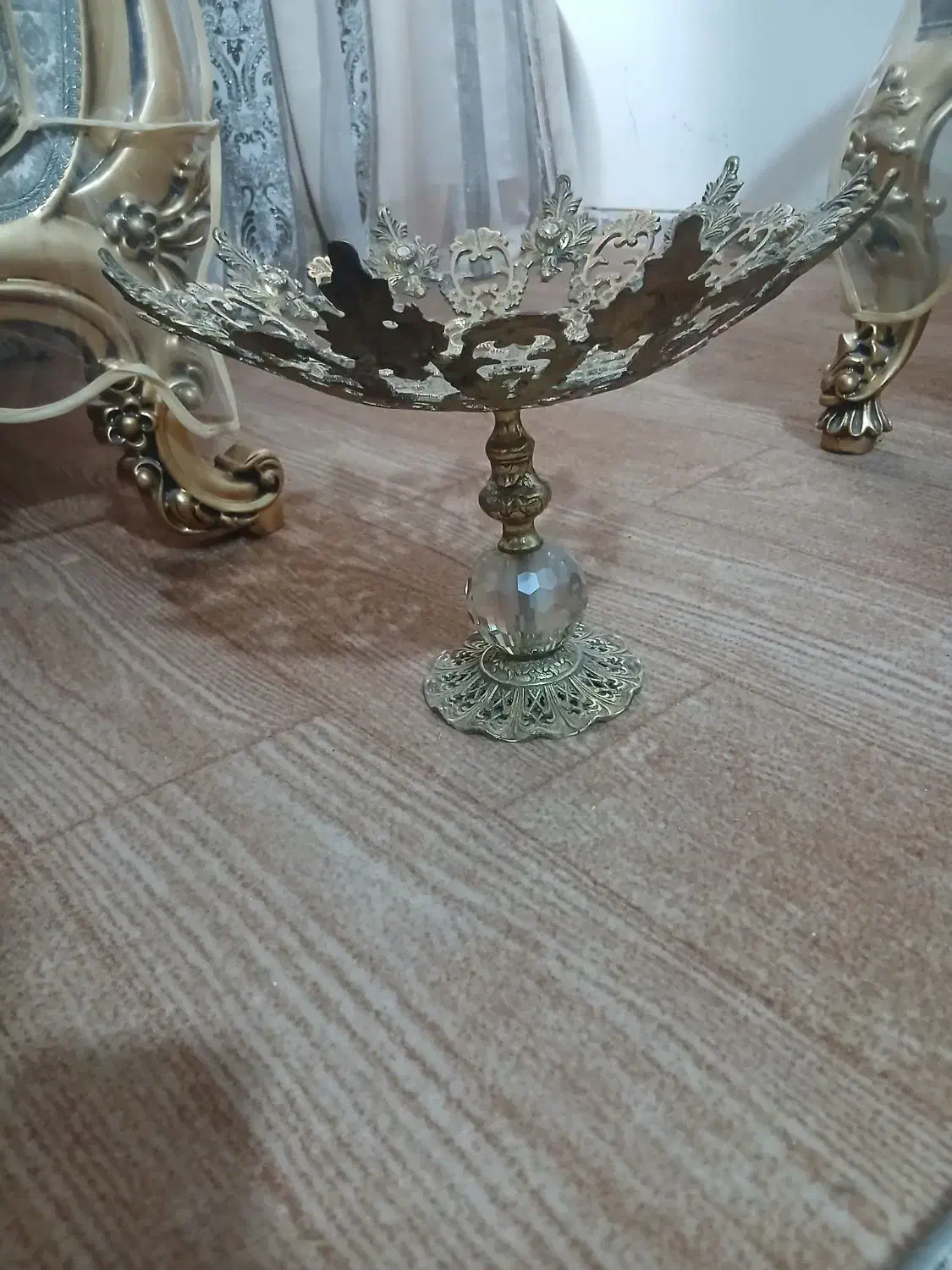 برنزی|مجسمه، تندیس، ماکت|قم, سراجه (۱۵ خرداد)|دیوار