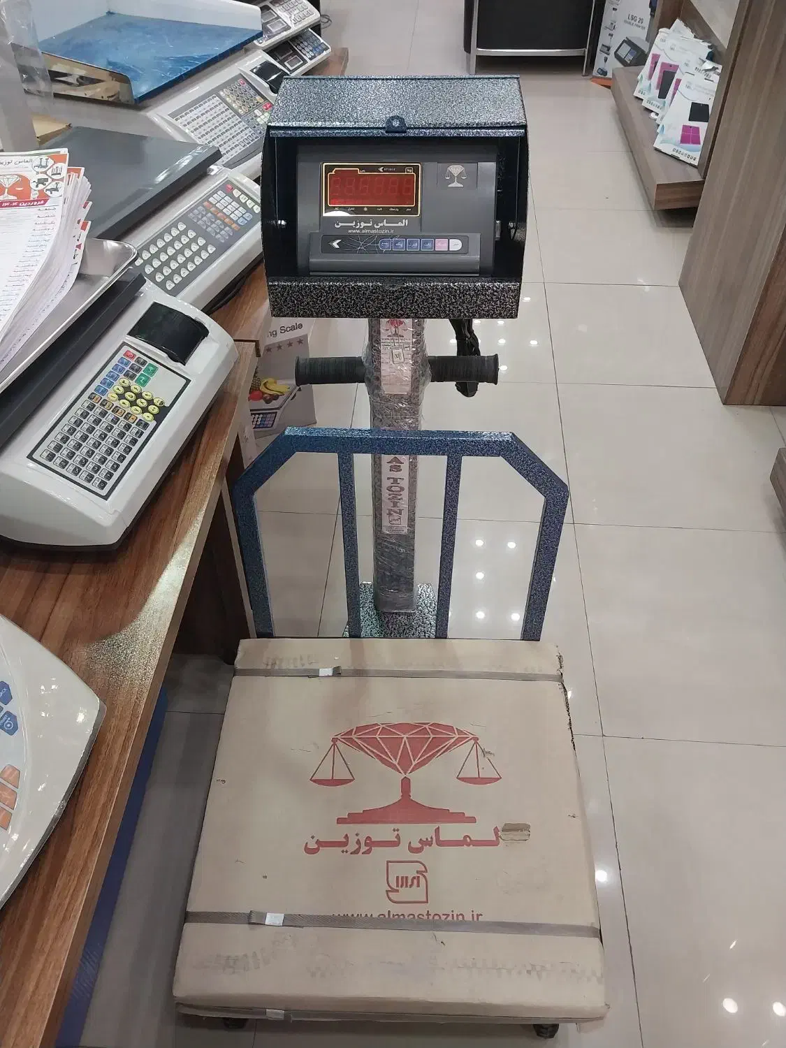 ترازو صدر/کارین/محک/باسکول|فروشگاه و مغازه|شاهینشهر, فدک|دیوار