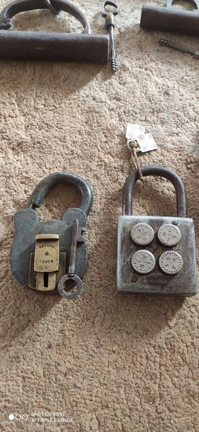 قفل قدیمی عتیقه|کلکسیون اشیاء عتیقه|لنجان, |دیوار