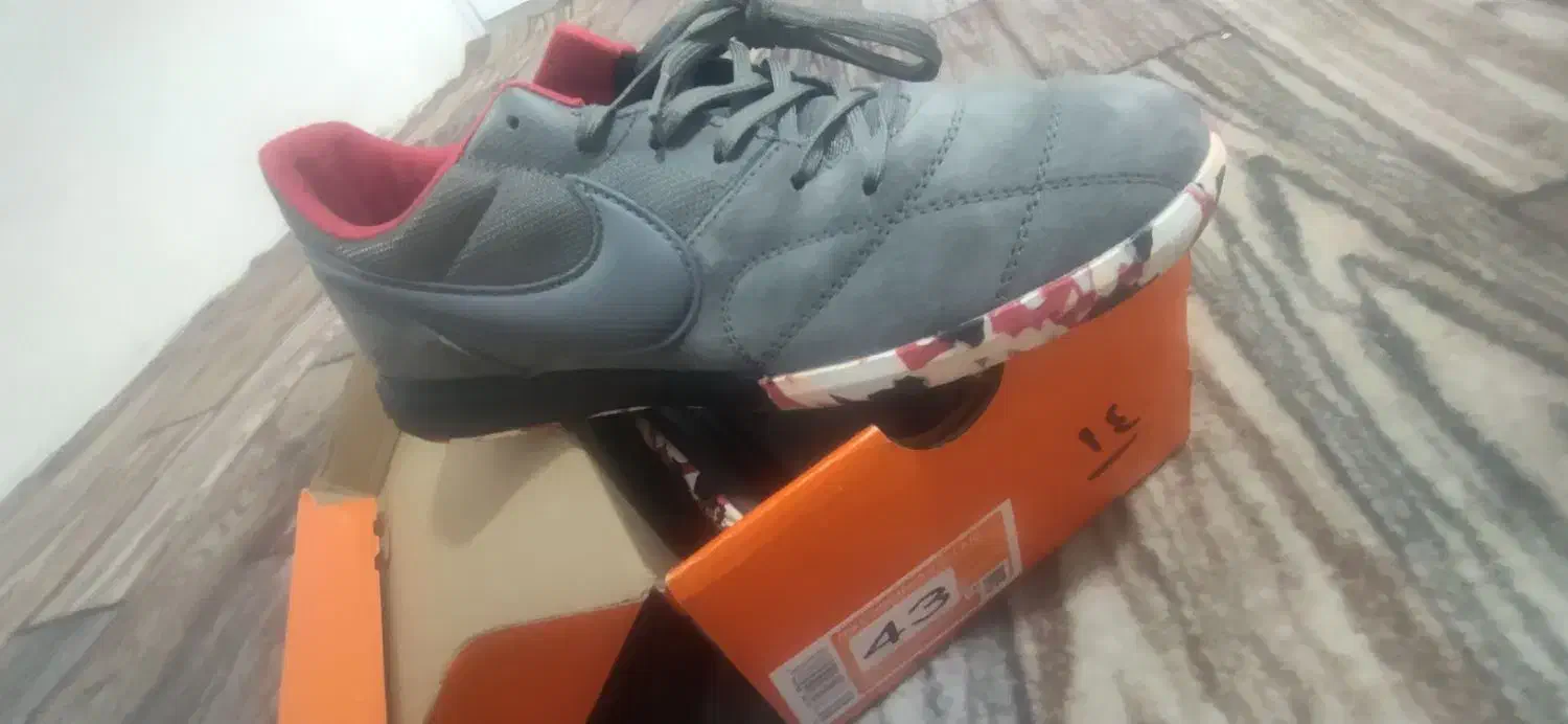 کفش فوتسال Nike Premier Sala مشخصات|کیف، کفش، کمربند|مشهد, خواجه ربیع|دیوار