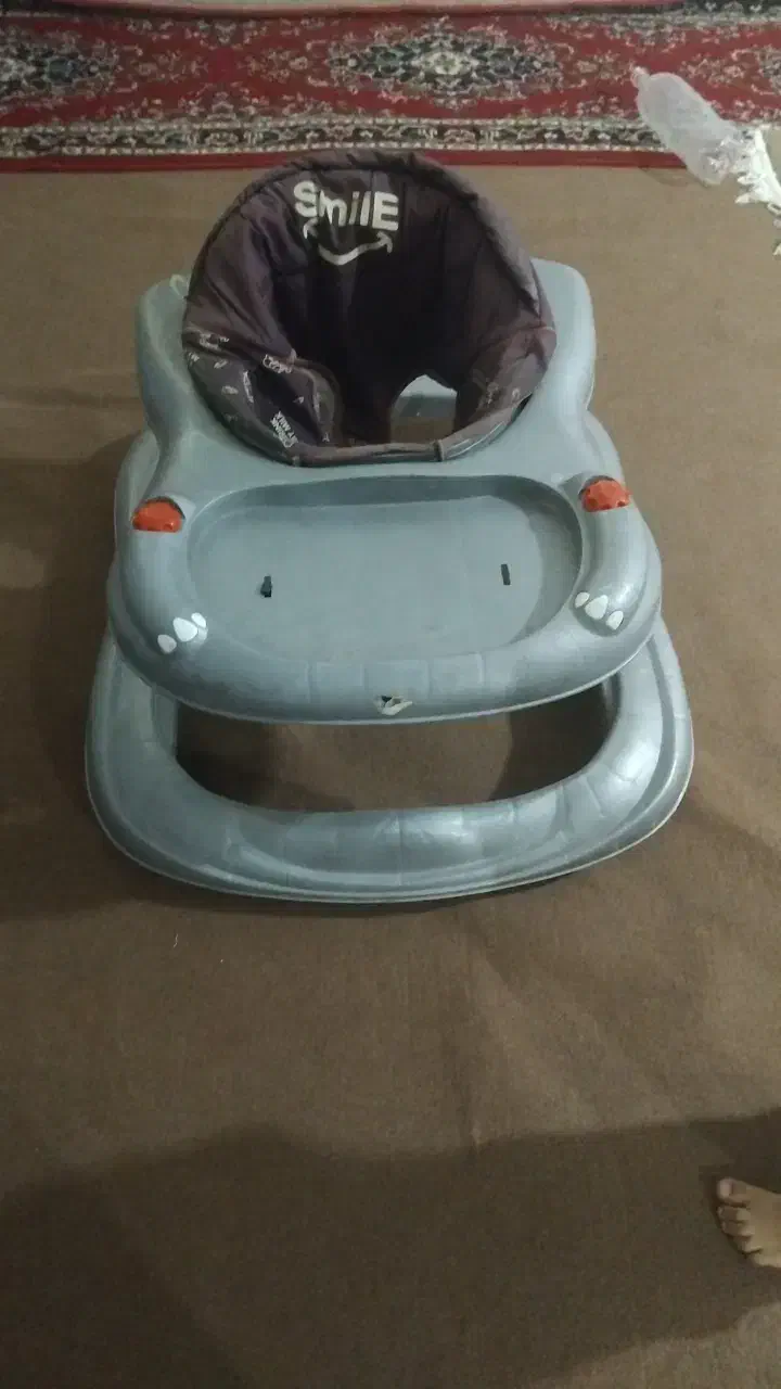 روروک در حد نو سالم و تمیز قیمت ۴۵۰ هزار تومان|کالسکه و لوازم جانبی|شیروان (خراسان), |دیوار