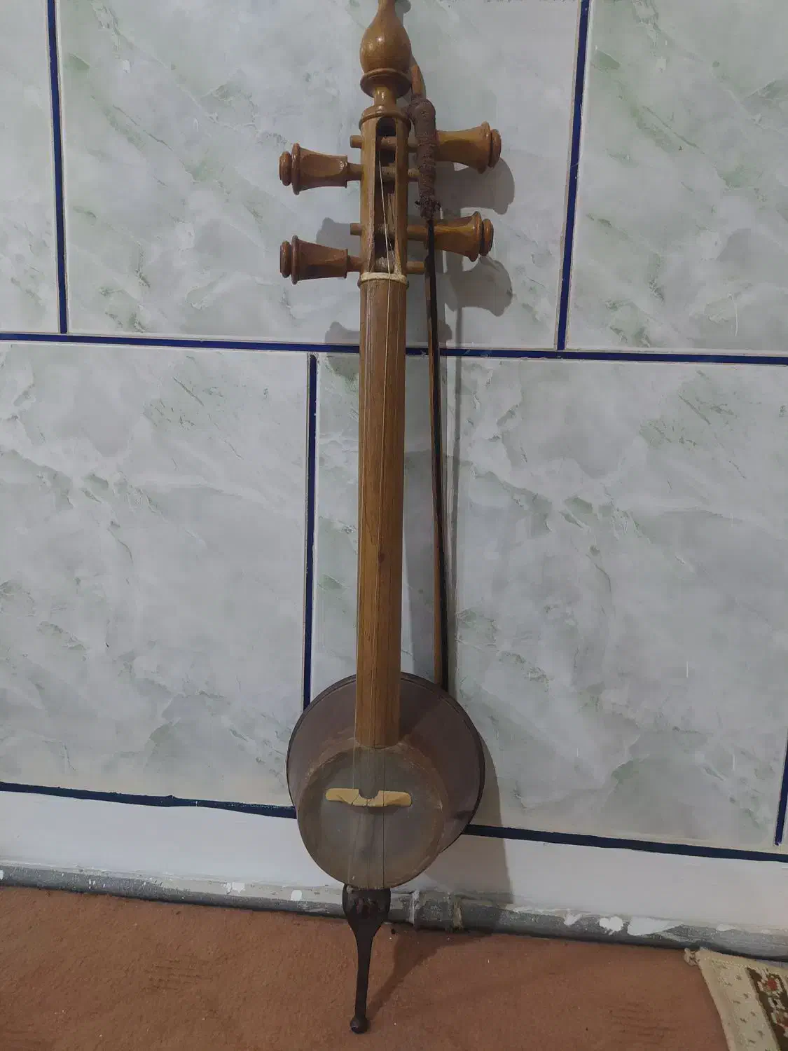 کمانچه قدیمی|سازهای سنتی|خرمآباد, |دیوار