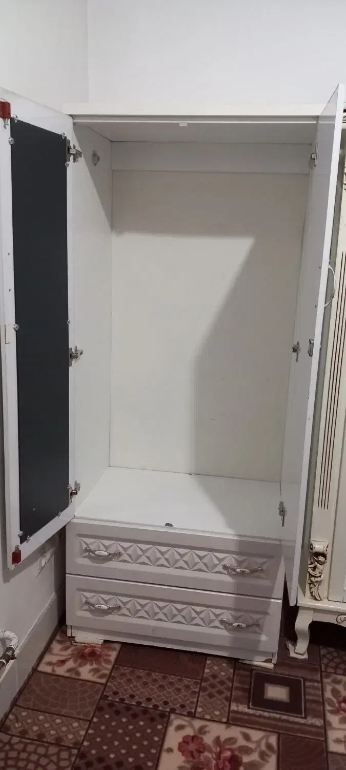 کمد لباس و ویترین|بوفه، ویترین، کنسول|کاشان, شهرک انقلاب|دیوار