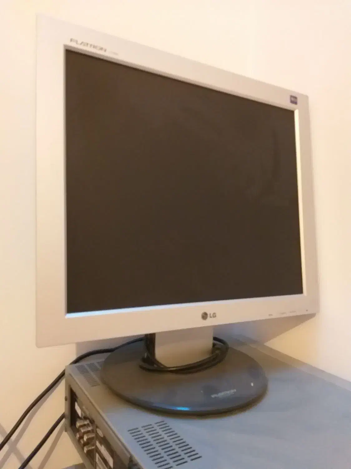 کامپیوتر(مانیتو، کیس،بند)|رایانه رومیزی|زنجان, |دیوار