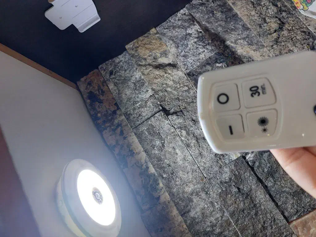 لامپ ال ای دی کنترلی بسته سه عددی|چراغ خواب و آباژور|ایذه, |دیوار