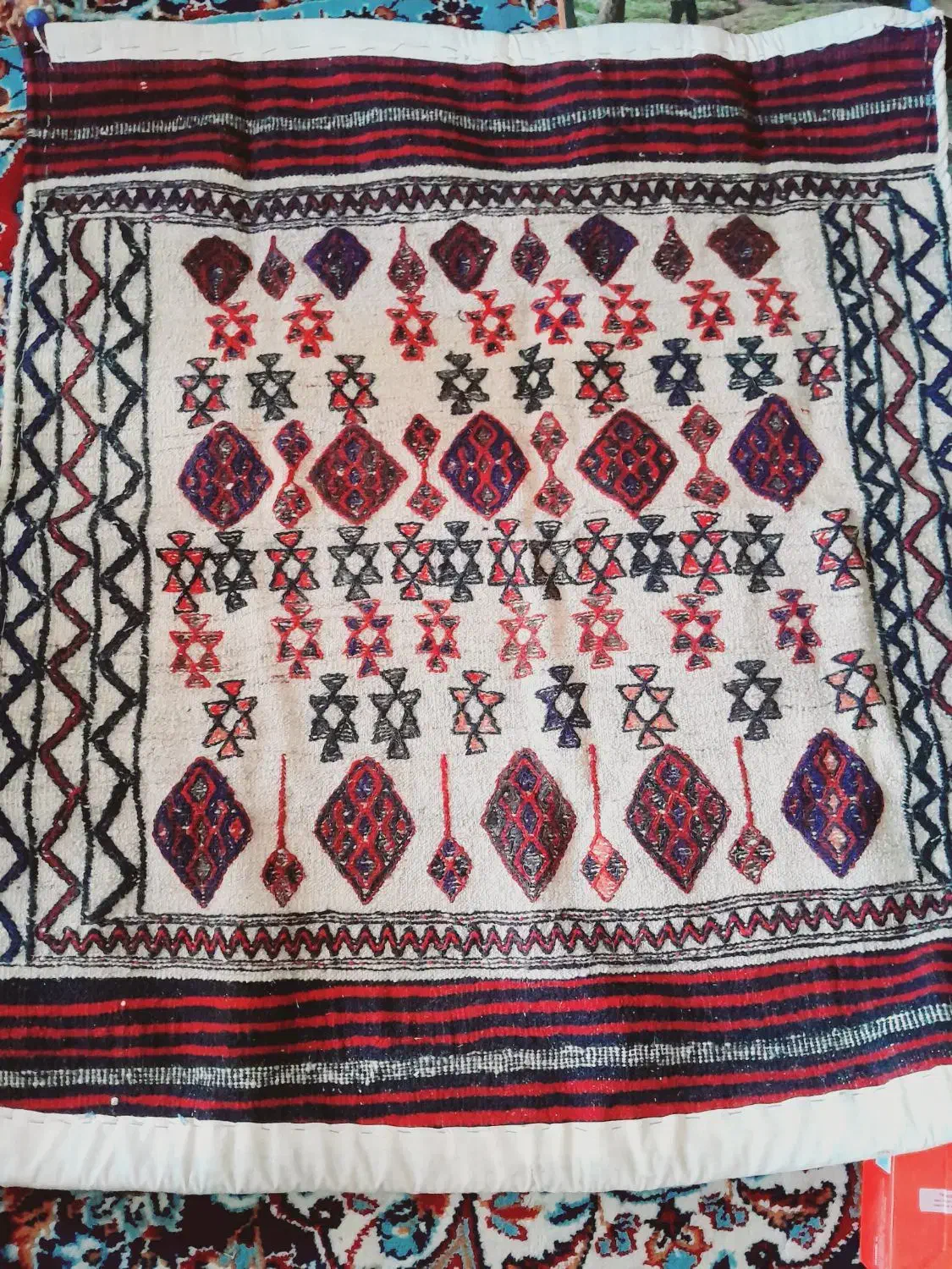 سفره سنتی دست باف|گلیم، جاجیم، گبه|شهرکرد, |دیوار