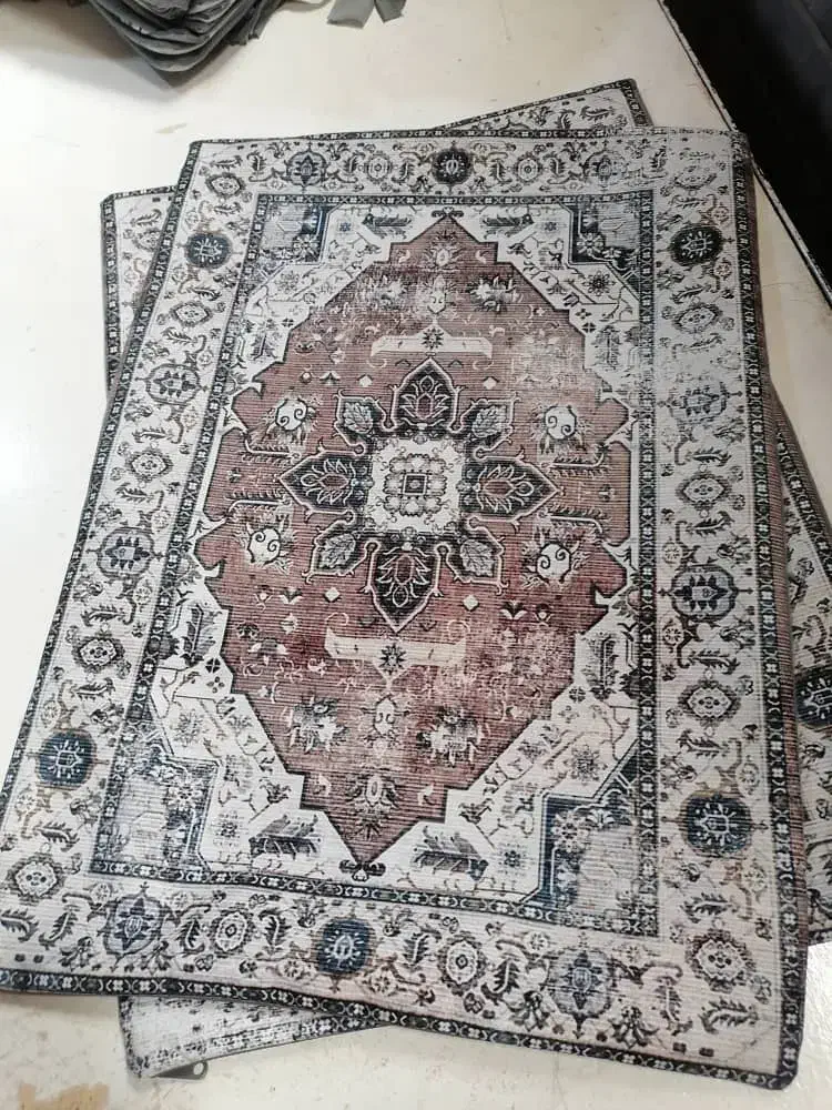 روبالشتی|رختخواب، بالش، پتو|بندر گناوه, |دیوار