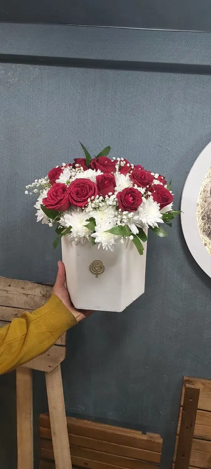 دو نیرو آقا در گلفروشی|استخدام بازاریابی و فروش|رشت, فلسطین|دیوار